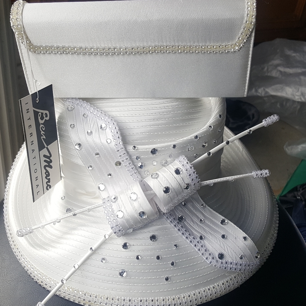 Benmarc International Church hat & purse